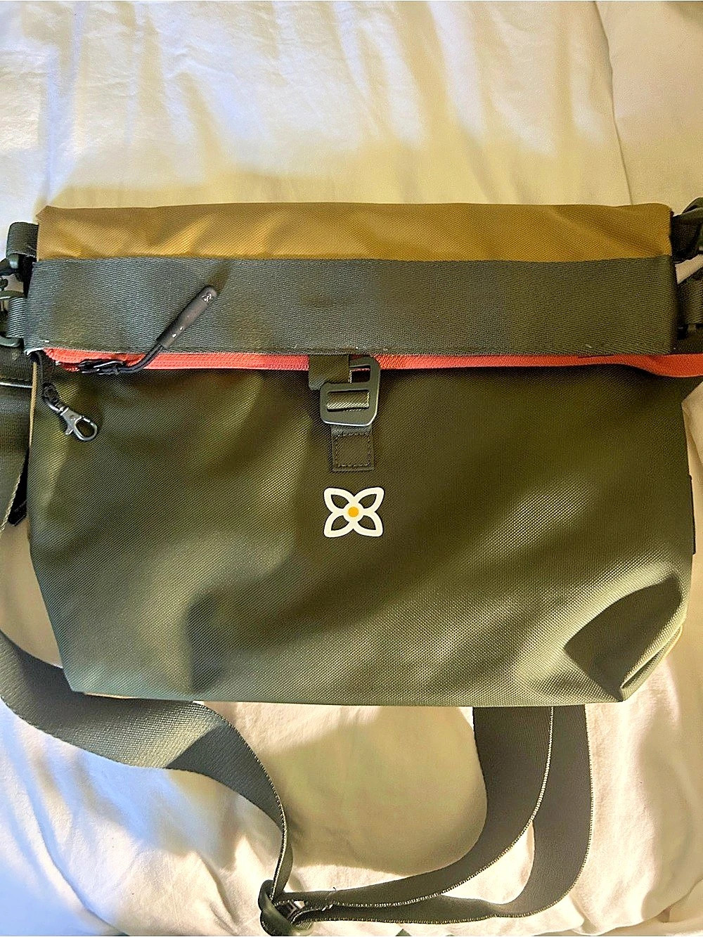 Sherpani Viso Foldover Bag Crossbody in Green & Tan NWT